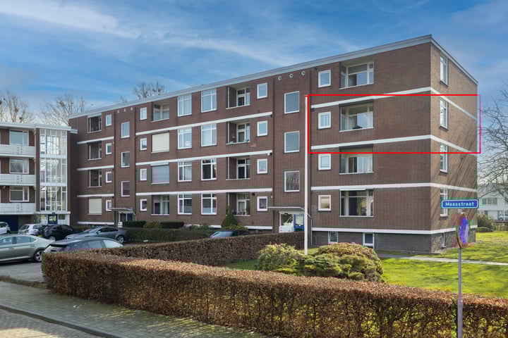 Maasstraat 150 in Almelo foto