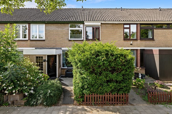 Maasstraat 28 in Rozenburg