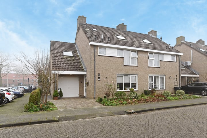 Machtelderf 2 in Waddinxveen foto