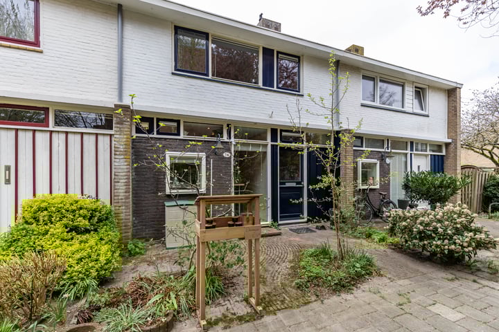 Madame Curiestraat 76 in Groningen