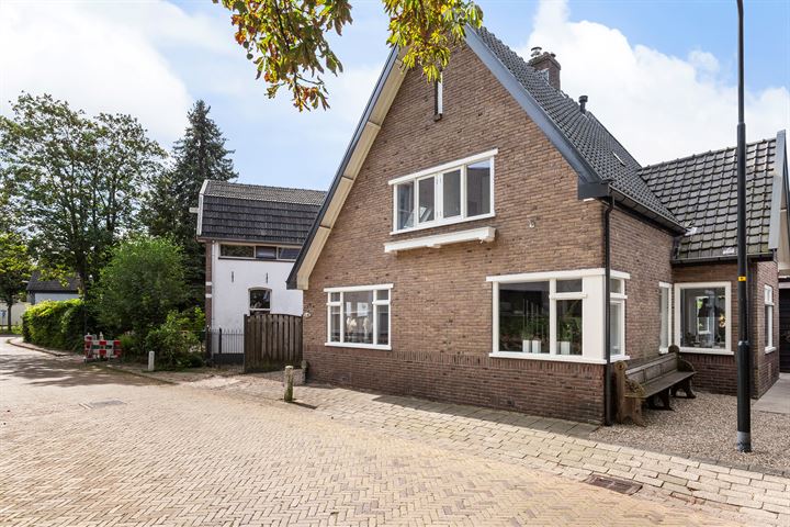 Maduralaan 7 in Apeldoorn foto