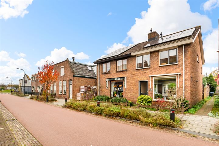 Maerten van Heemskerckstraat 168 in Heemskerk foto