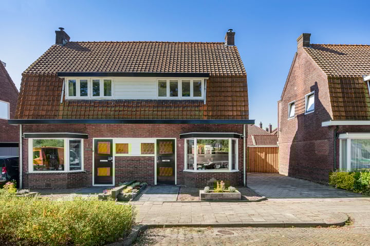 Magdalenalaan 8 in Hengelo foto
