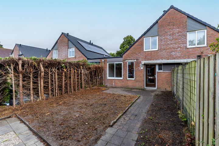 Magistratenveld 18 in Apeldoorn foto