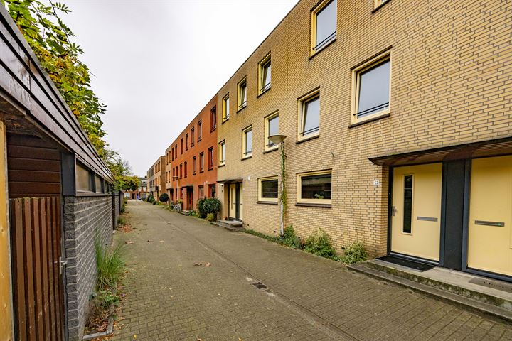 Magnoliaerf 50 in Tilburg foto