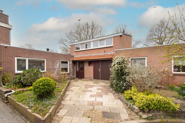 Mahonialaan 12 in Heerhugowaard foto