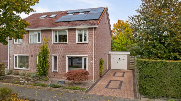 Manegelaan 2 in Dronten foto