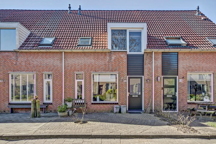 Manusveert 66 in Tuitjenhorn foto
