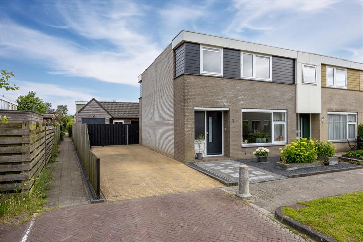 Marconistraat 1 in Oudeschoot foto