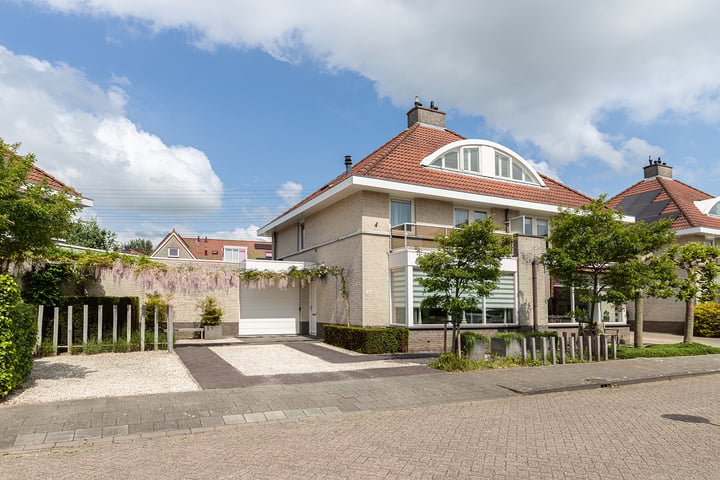 Margriethof 16 in Papendrecht foto