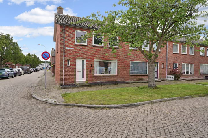 Margrietstraat 16 in Oost-Souburg foto