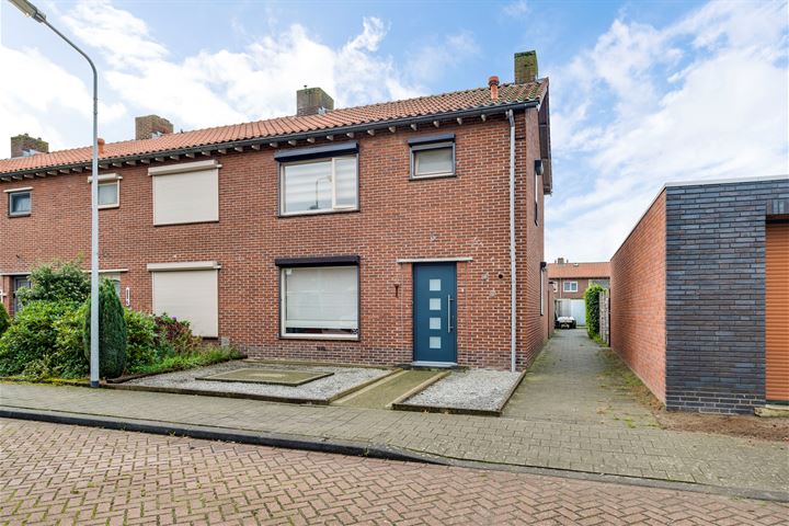 Maria Luytenstraat 2 in Weert foto