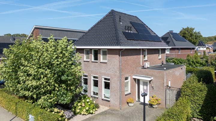 Maria Montessoristraat 13 in Doetinchem foto