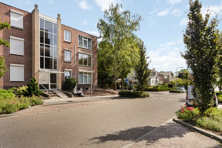Maria Theresialaan 81 in Roermond foto