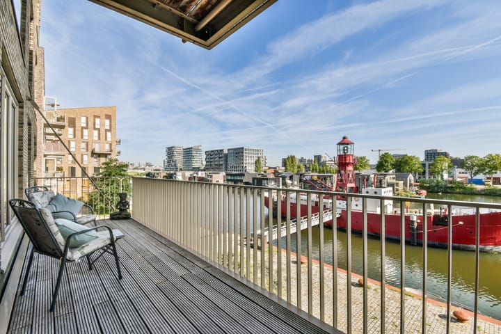 Mariadistelkade 11 in Amsterdam foto