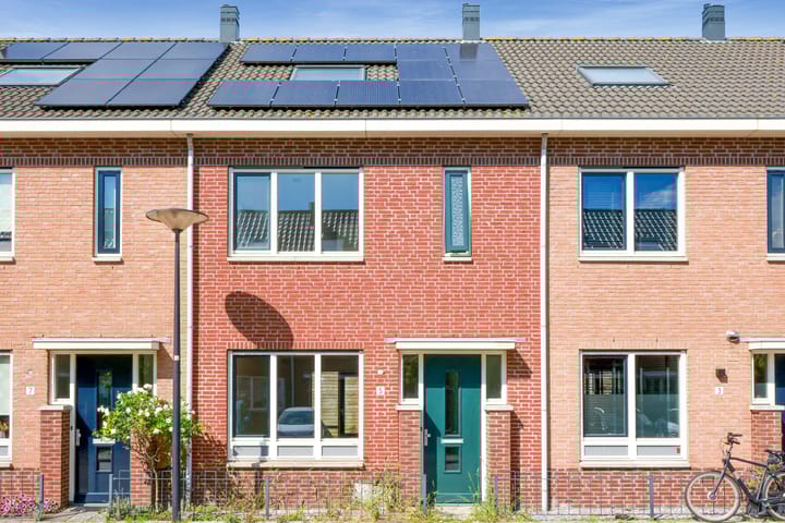 Marie van Zeggelenlaan 5 in Beverwijk foto