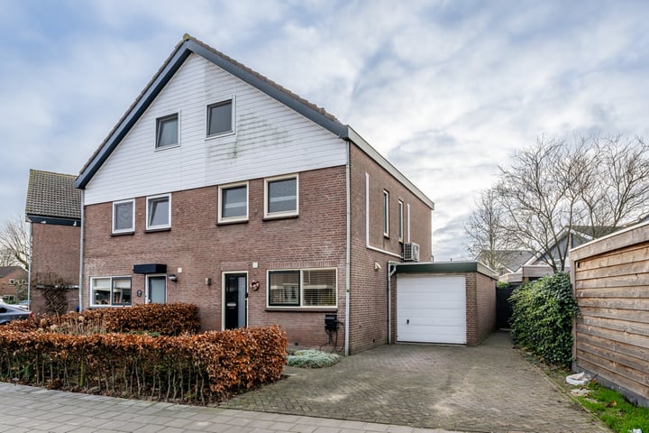 Mariniersweg 64 in Oude-Tonge foto