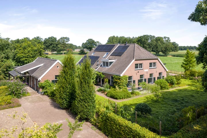 Markeloseweg 25 in Laren foto