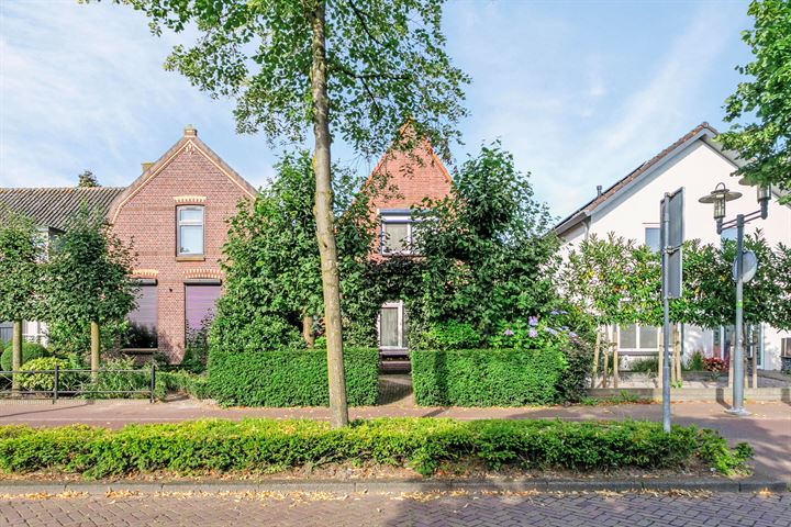 Markt 111 in Etten-Leur foto