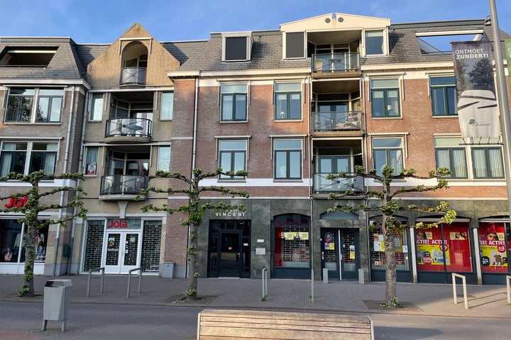 Markt 19b in Zundert foto