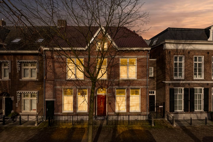 Markt 6 in Valkenswaard foto