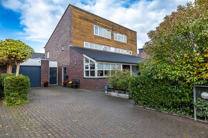 Marnelaan 19 in Groningen foto
