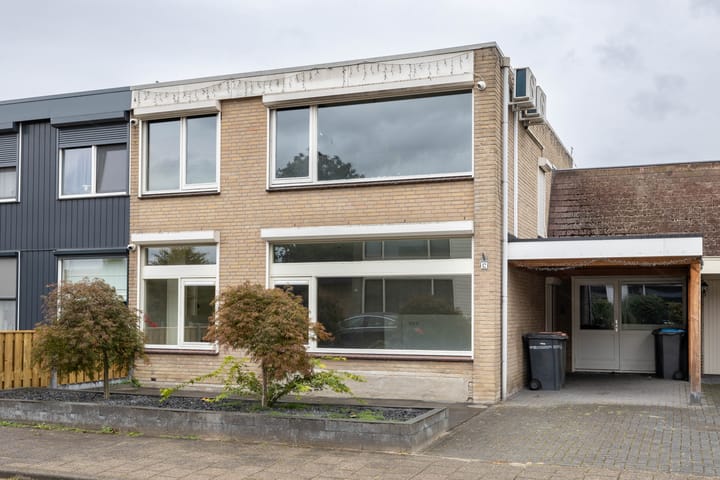 Martenastate 12 in Almelo foto