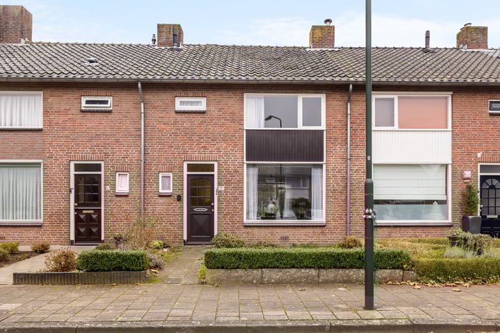 Marterlaan 7 in Waalre foto