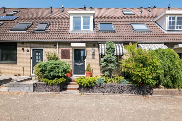 Martin Luther Kinglaan 193 in Hellevoetsluis foto