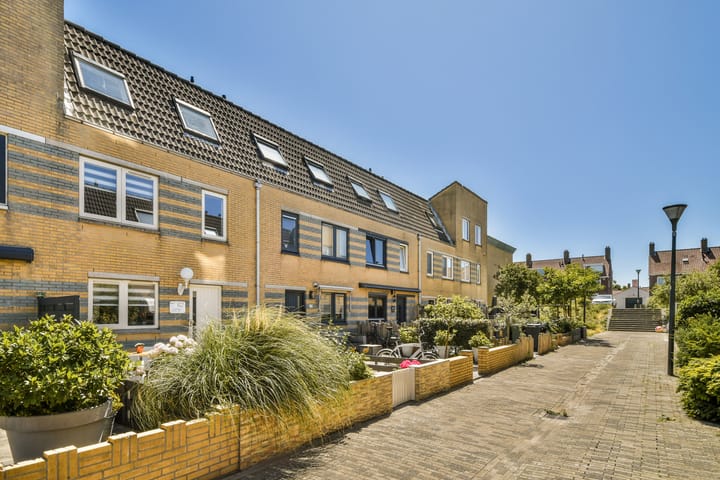 Martinus Nijhoffstraat 67 in Zandvoort foto