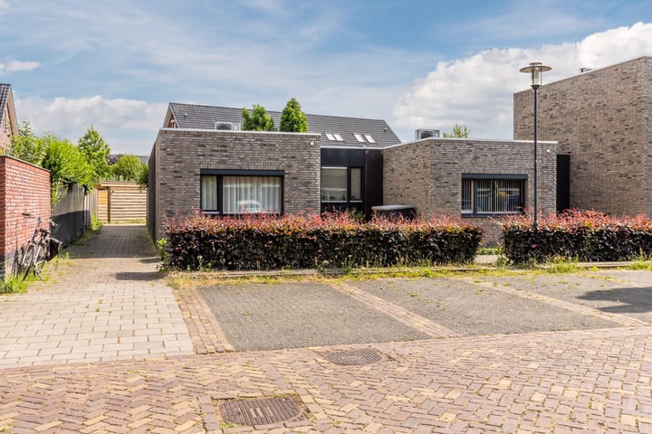 Mary Dresselhuysstraat 20 in Rijen