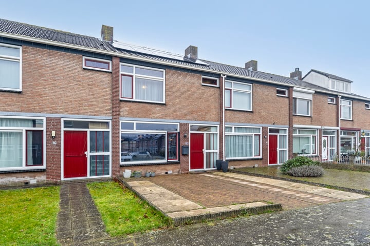 Mascagnistraat 18 in Terneuzen foto