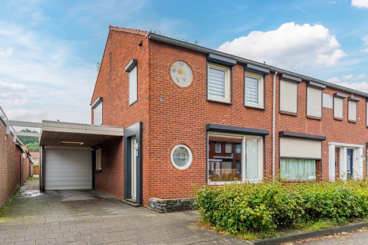 Maststraat 43 in Hoogerheide foto