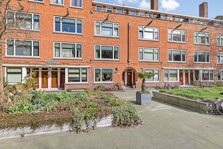 Mathenesserdijk 332A in Rotterdam foto