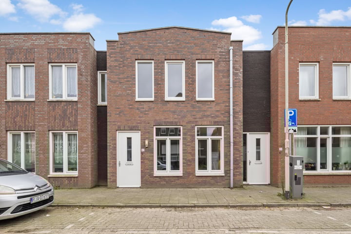 Maxburgh 22 in Roosendaal foto