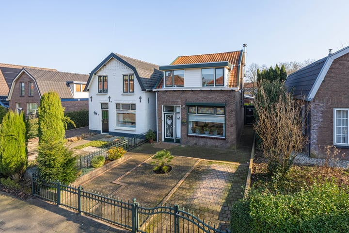 Medelsestraat 12 in Tiel foto