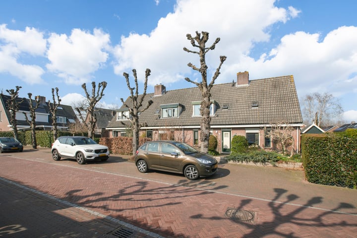 Meentweg 39 in Huizen foto