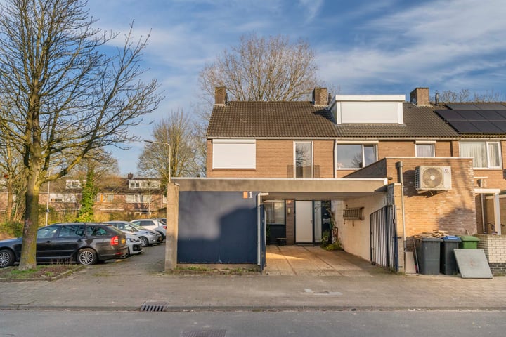 Meerkerkstraat 1 in Arnhem foto