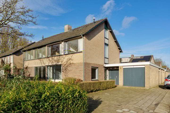 Meerkoetstraat 7 in Helmond foto