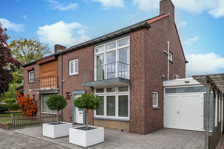 Meerloseweg 14 in Uden foto