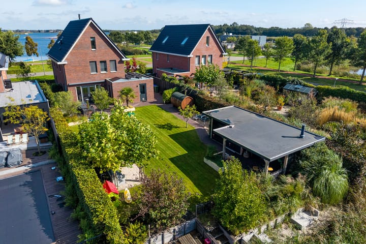Foto van woning Meeroeverslaan 257, Meerstad