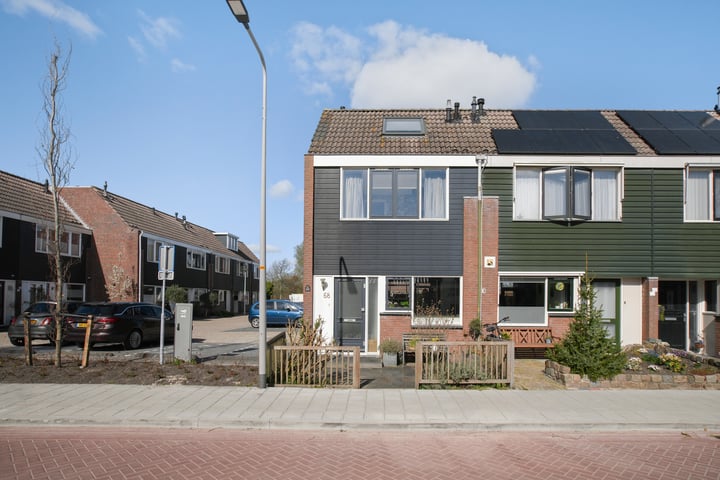 Meervalweg 68 in Landsmeer foto