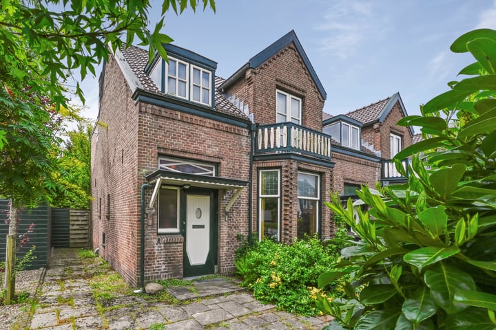 Meerweg 4 in Bennebroek