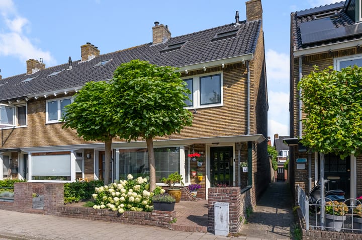 Meerweidenlaan 27 in Velsen-Noord
