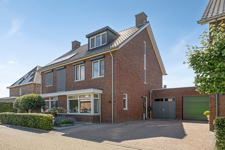 Meester J van Dolderenstraat 22 in Kesteren