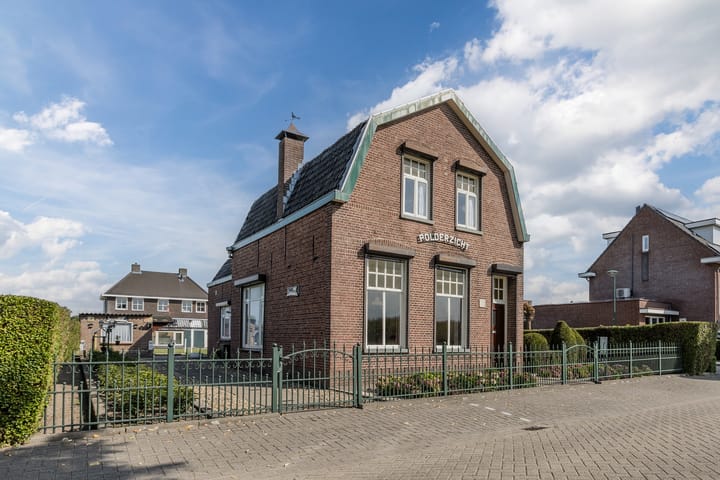 Meester Janssenweg 15 in Dongen foto