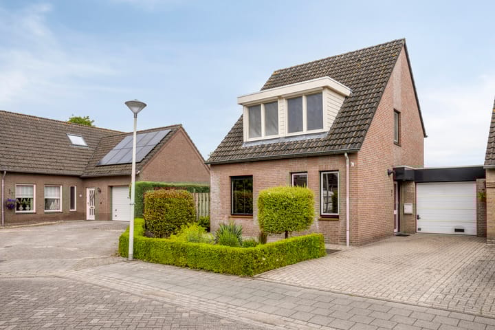 Meester Theelenstraat 21 in Helenaveen foto