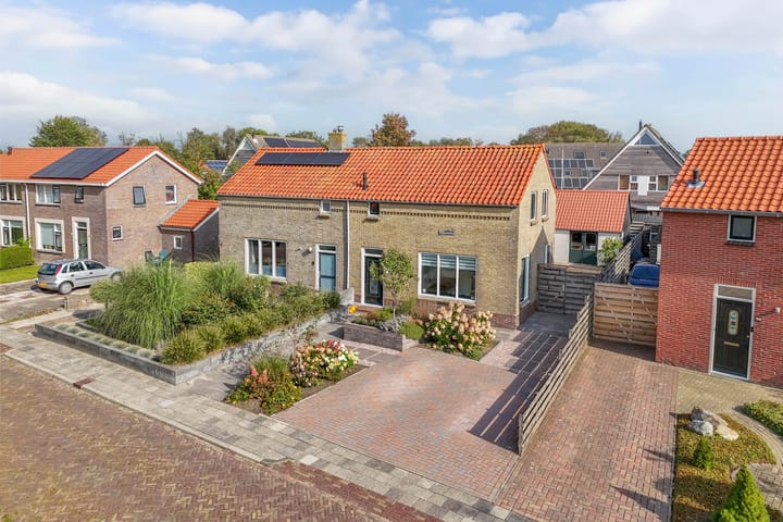 Meester Vrijburgstraat 11 in Tzum