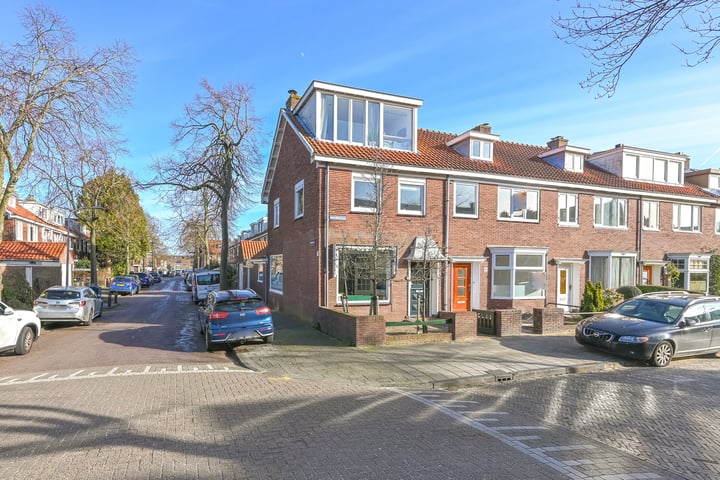 Meeuwenstraat 18 in Haarlem foto