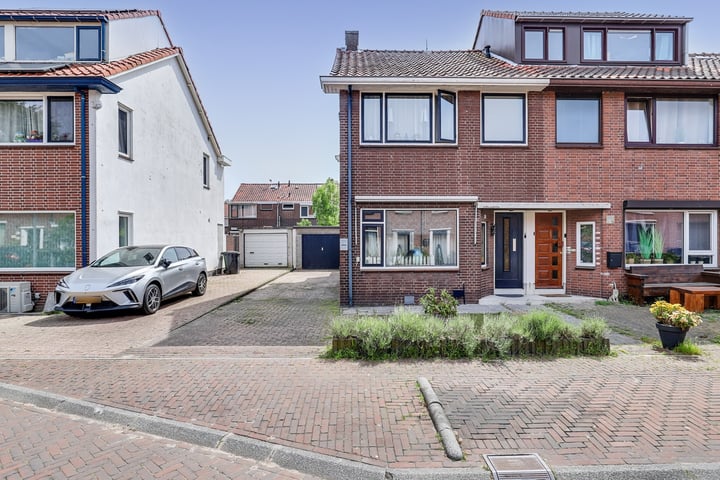 Meeuwenwetering 16 in Hoogvliet Rotterdam foto